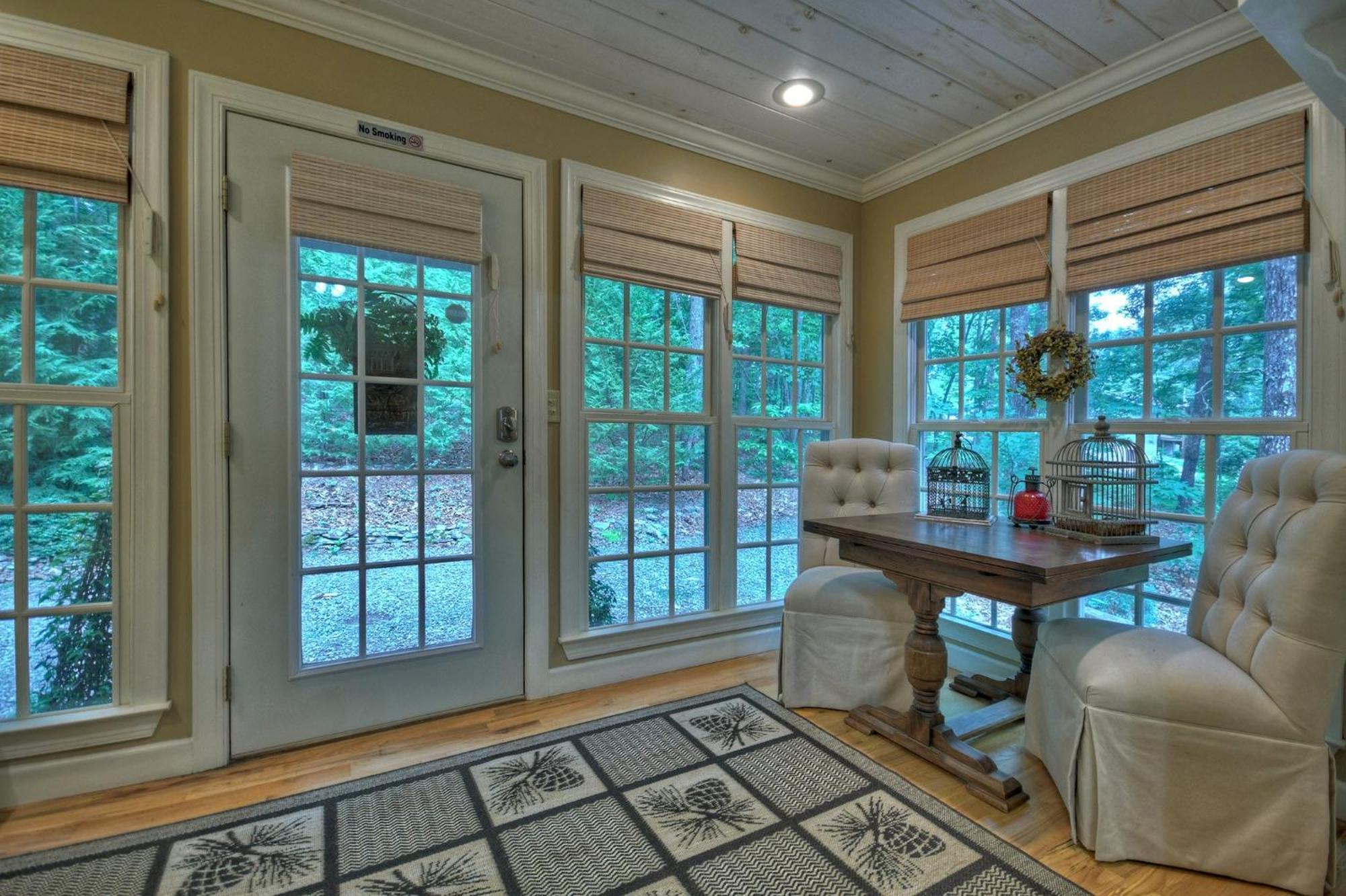 Southern Living Cottage Cozy Up By The Fire Relax On The Porch And Enjoy Peaceful Surroundings Blue Ridge Exterior foto