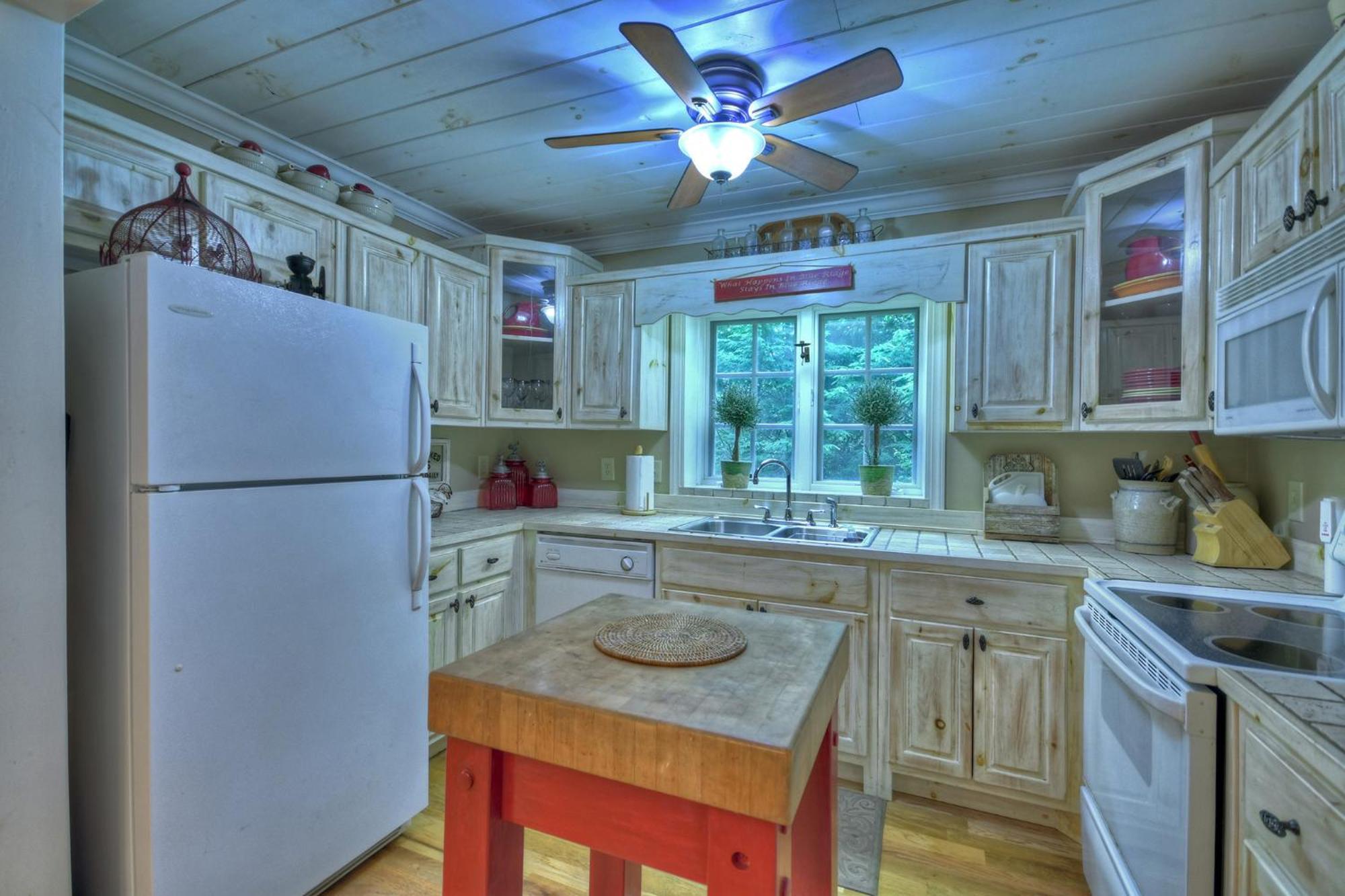 Southern Living Cottage Cozy Up By The Fire Relax On The Porch And Enjoy Peaceful Surroundings Blue Ridge Exterior foto