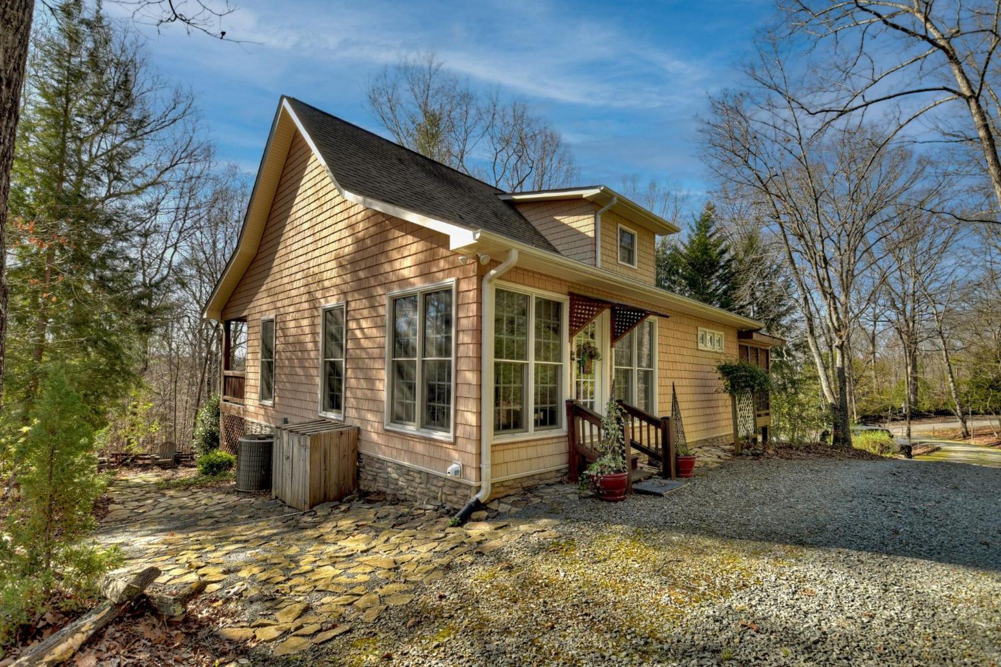 Southern Living Cottage Cozy Up By The Fire Relax On The Porch And Enjoy Peaceful Surroundings Blue Ridge Exterior foto